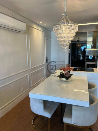 Apartamento com 2 Quartos à Venda, 75 m² em Centro - Florianópolis