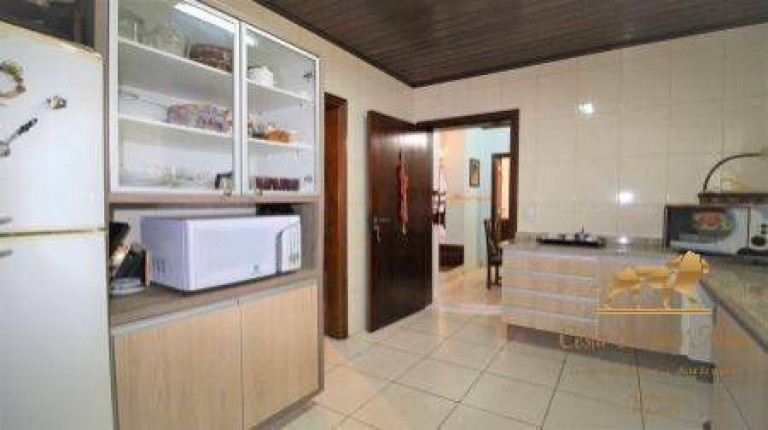 Imagem Casa com 5 Quartos para Temporada, 200 m² em Jaguaribe - Campos Do Jordão