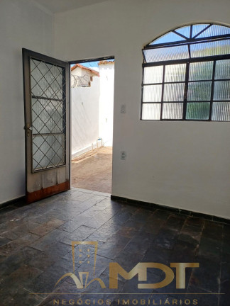 Imagem Casa com 3 Quartos à Venda, 120 m² em Copacabana - Belo Horizonte