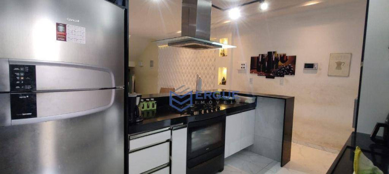 Imagem Casa com 4 Quartos à Venda, 375 m² em Maraponga - Fortaleza Imagem Casa com 4 Quartos à Venda, 375 m² em Maraponga - Fortaleza