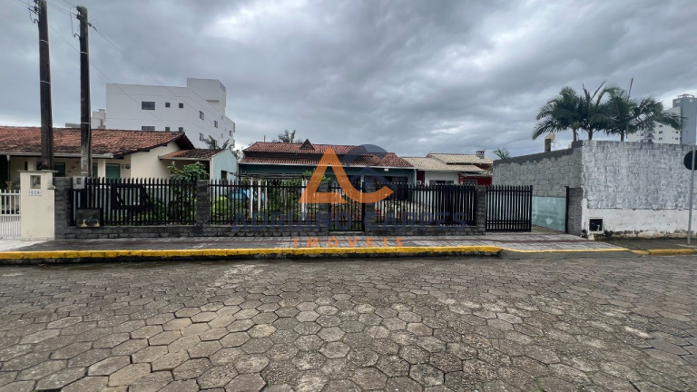 Imagem Casa com 3 Quartos à Venda, 168 m² em Gravatá - Navegantes Imagem Casa com 3 Quartos à Venda, 168 m² em Gravatá - Navegantes
