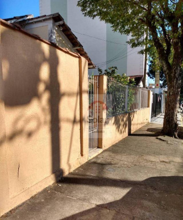 Imagem Casa com 3 Quartos à Venda, 350 m² em Vila Jaboticabeira - Taubaté