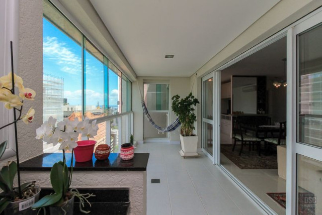 Imagem Imóvel com 3 Quartos à Venda, em Bela Vista - Porto Alegre Imagem Imóvel com 3 Quartos à Venda, em Bela Vista - Porto Alegre