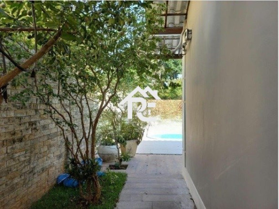 Imagem Casa com 3 Quartos à Venda, 360 m² em Piratininga - Niterói