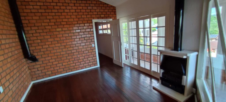 Imagem Casa com 3 Quartos à Venda, 310 m² em Vila Nova - Porto Alegre