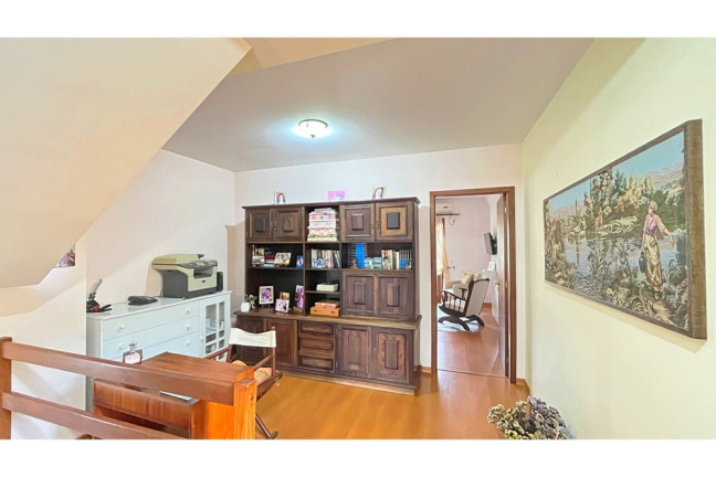 Imagem Casa com 5 Quartos à Venda,  em Ipanema - Porto Alegre