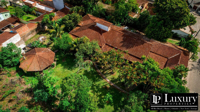 Casa com 5 Quartos à Venda,  em Centro - Iguape
