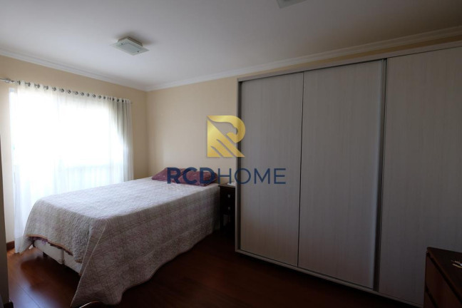 Imagem Casa com 4 Quartos à Venda, 199 m² em Uberaba - Curitiba