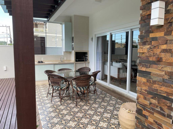 Imagem Casa com 3 Quartos à Venda, 230 m² em Campeche - Florianópolis Imagem Casa com 3 Quartos à Venda, 230 m² em Campeche - Florianópolis