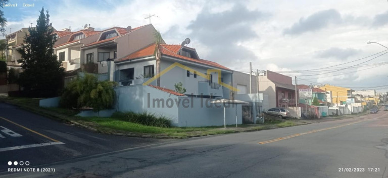 Casa com 3 Quartos à Venda, 180 m² em Xaxim - Curitiba