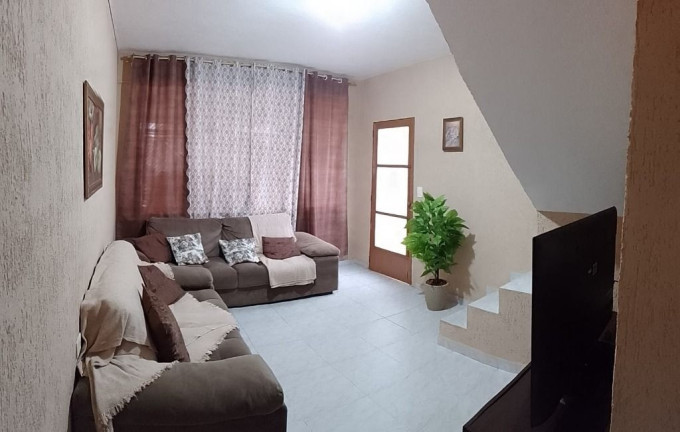 Sobrado com 3 Quartos à Venda, 200 m² em Parque Maria Helena - Suzano