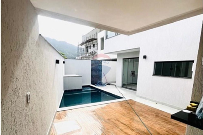 Imagem Casa de Condomínio com 5 Quartos à Venda, 200 m² em Vargem Pequena - Rio De Janeiro