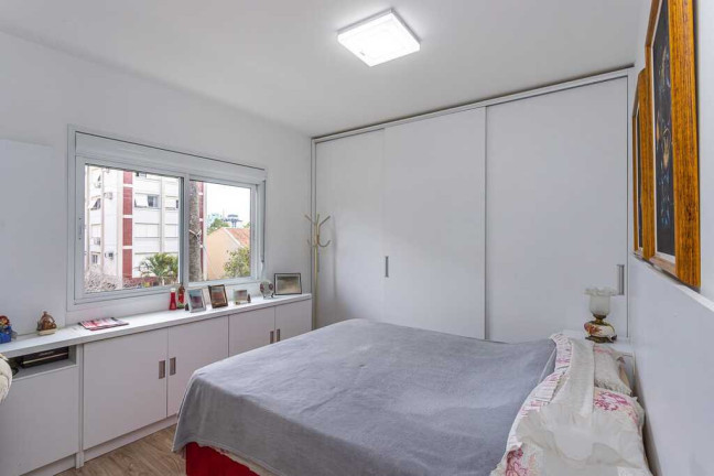 Imagem Imóvel com 3 Quartos à Venda, em Menino Deus - Porto Alegre Imagem Imóvel com 3 Quartos à Venda, em Menino Deus - Porto Alegre