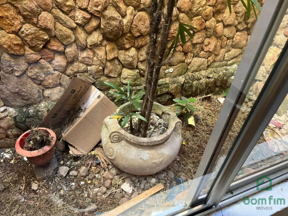 Imagem Casa com 4 Quartos à Venda, 150 m² em Jardim Do Salso - Porto Alegre