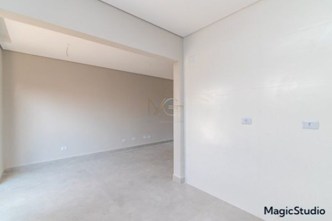 Imagem Sobrado com 3 Quartos à Venda, 79 m² em Pinheirinho - Curitiba