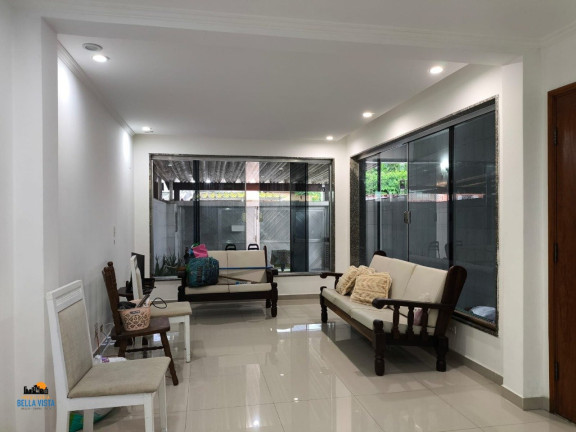 Imagem Sobrado com 3 Quartos à Venda, 185 m² em Vila Valença - São Vicente
