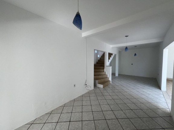 Imagem Casa com 3 Quartos à Venda, 228 m² em São João Do Rio Vermelho - Florianópolis Imagem Casa com 3 Quartos à Venda, 228 m² em São João Do Rio Vermelho - Florianópolis