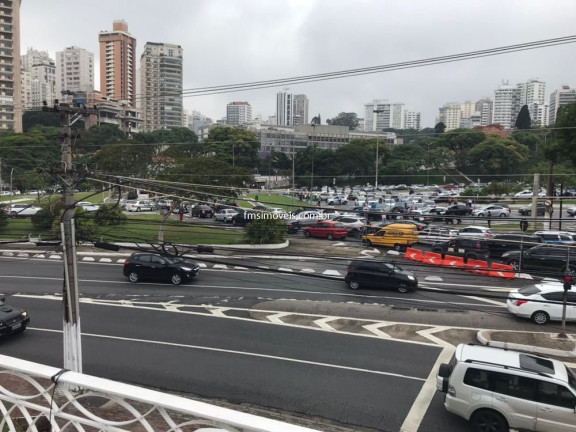 Imagem Imóvel com 1 Quarto para Alugar, 556 m² em Pacaembu - São Paulo Imagem Imóvel com 1 Quarto para Alugar, 556 m² em Pacaembu - São Paulo