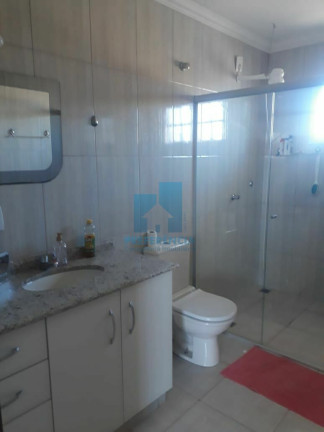 Imagem Sobrado com 4 Quartos à Venda, 209 m² em Uvaranas - Ponta Grossa