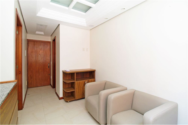 Imagem Sala Comercial à Venda, 35 m² em Rio Branco - Porto Alegre Imagem Sala Comercial à Venda, 35 m² em Rio Branco - Porto Alegre