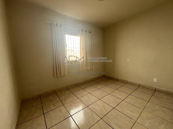 Imagem Casa com 4 Quartos para Alugar, 250 m² em Vila Nova Botucatu - Botucatu