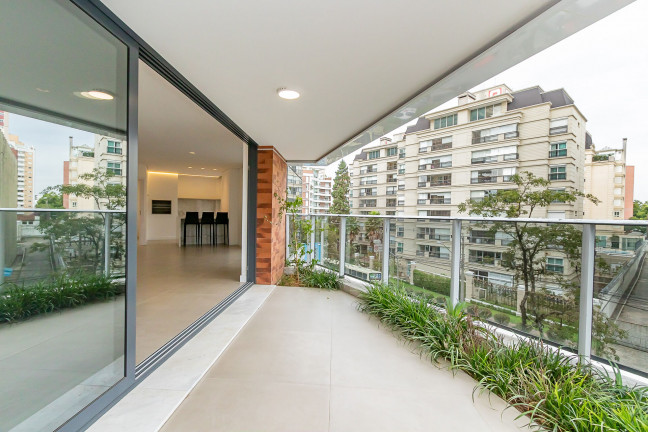 Imagem Apartamento com 3 Quartos à Venda, 241 m² em Cabral - Curitiba Imagem Apartamento com 3 Quartos à Venda, 241 m² em Cabral - Curitiba