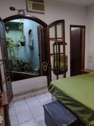 Imagem Sobrado com 4 Quartos à Venda, 190 m² em Parque Santo Antônio - Jacareí