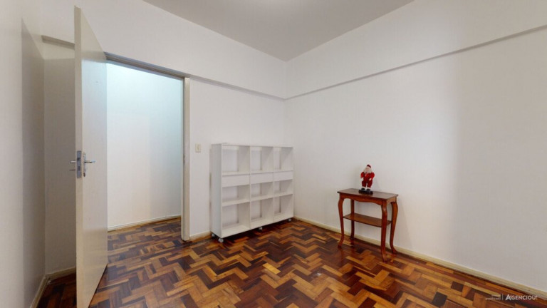 Imagem Imóvel com 3 Quartos à Venda, 76 m² em Petrópolis - Porto Alegre