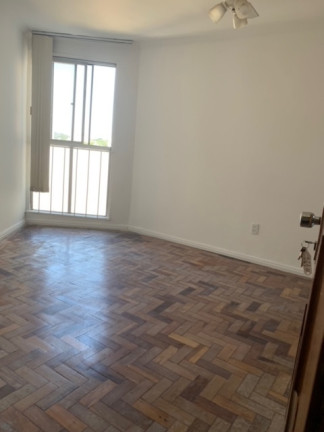Imagem Imóvel com 2 Quartos à Venda, em Cristal - Porto Alegre Imagem Imóvel com 2 Quartos à Venda, em Cristal - Porto Alegre