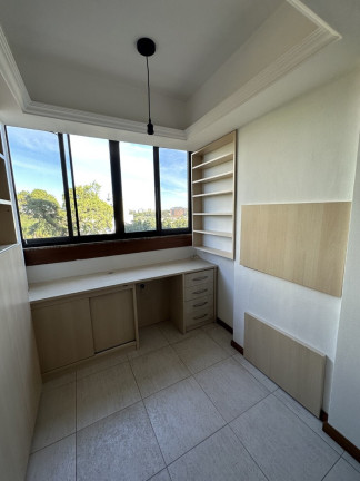 Imagem Imóvel com 3 Quartos à Venda, em Cristal - Porto Alegre Imagem Imóvel com 3 Quartos à Venda, em Cristal - Porto Alegre