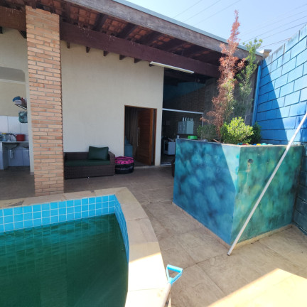 Imagem Chácara com 2 Quartos à Venda, 218 m² em Parque Shangri-lá - Pindamonhangaba Imagem Chácara com 2 Quartos à Venda, 218 m² em Parque Shangri-lá - Pindamonhangaba
