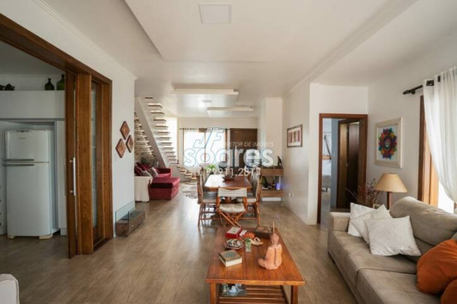 Imagem Sobrado com 5 Quartos à Venda, 390 m² em Laranjal - Pelotas Imagem Sobrado com 5 Quartos à Venda, 390 m² em Laranjal - Pelotas