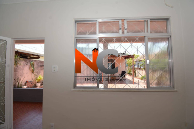 Imagem Casa com 2 Quartos à Venda, 200 m² em Marechal Hermes - Rio De Janeiro Imagem Casa com 2 Quartos à Venda, 200 m² em Marechal Hermes - Rio De Janeiro