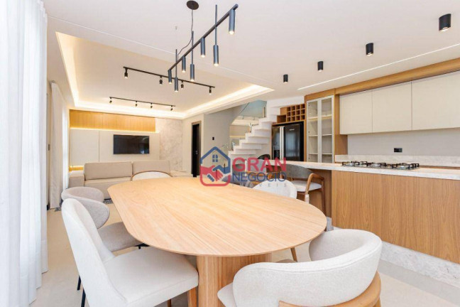 Imagem Sobrado com 3 Quartos para Alugar, 191 m² em Santa Felicidade - Curitiba
