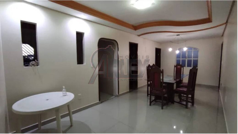 Imagem Casa com 5 Quartos à Venda, em Canelas - Montes Claros Imagem Casa com 5 Quartos à Venda, em Canelas - Montes Claros