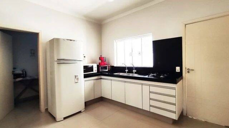 Imagem Casa com 3 Quartos à Venda, em Limeira Imagem Casa com 3 Quartos à Venda, em Limeira