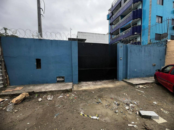 Galpão à Venda, 840 m² em Centro - Araruama