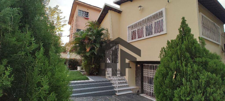 Casa com 4 Quartos à Venda, 225 m² em Casa Amarela - Recife