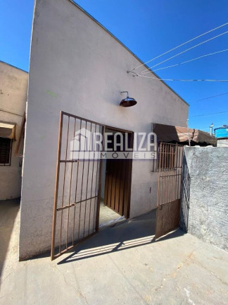 Imagem Casa com 2 Quartos à Venda, 353 m² em Vila São Vicente - Uberaba Imagem Casa com 2 Quartos à Venda, 353 m² em Vila São Vicente - Uberaba