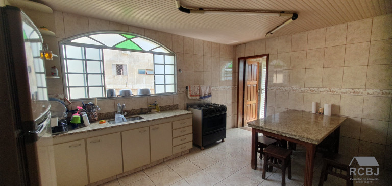 Imagem Sobrado com 6 Quartos à Venda,  em Centro - Esmeraldas