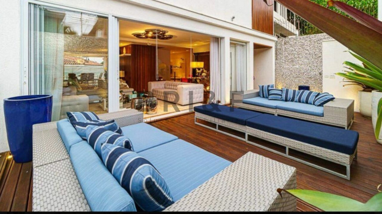 Imagem Casa com 3 Quartos à Venda, 550 m² em Pacaembu - São Paulo