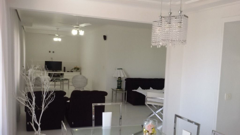 Imagem Apartamento com 4 Quartos à Venda, 235 m² em Pitangueiras - Guarujá