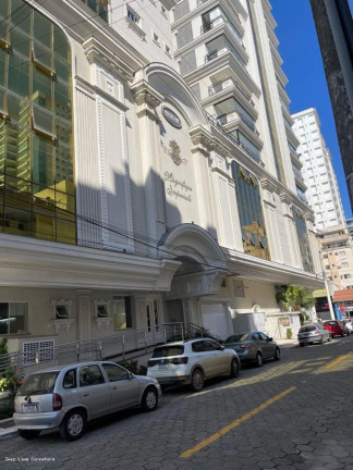 Imóvel com 4 Quartos à Venda, 189 m² em Meia Praia - Itapema