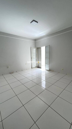 Imagem Casa com 3 Quartos à Venda, 270 m²