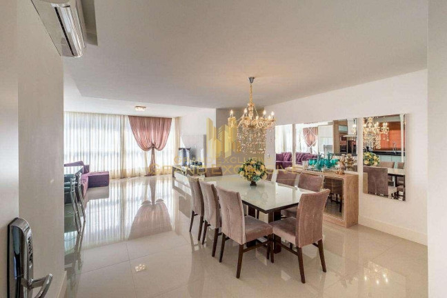 Imagem Apartamento com 3 Quartos à Venda, 125 m² em Centro - Balneário Camboriú Imagem Apartamento com 3 Quartos à Venda, 125 m² em Centro - Balneário Camboriú