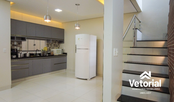 Imagem Sobrado com 6 Quartos à Venda, em Ouro Branco - Barreiras Imagem Sobrado com 6 Quartos à Venda, em Ouro Branco - Barreiras