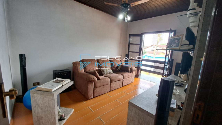 Imagem Casa com 4 Quartos à Venda, 300 m² em Canto Do Forte - Praia Grande Imagem Casa com 4 Quartos à Venda, 300 m² em Canto Do Forte - Praia Grande