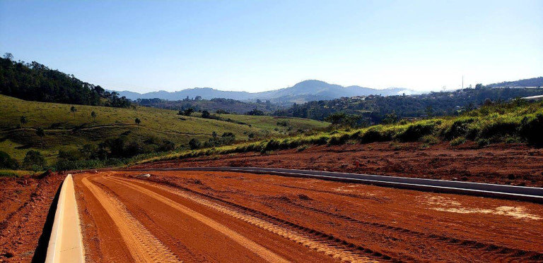 Terreno à Venda,  em Atibaia