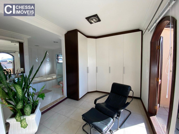 Imagem Sobrado com 4 Quartos à Venda, 300 m² em Dom Bosco - Itajaí