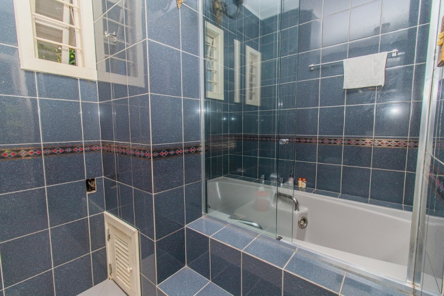 Imagem Casa com 3 Quartos à Venda, 336 m² em São Sebastião - Porto Alegre